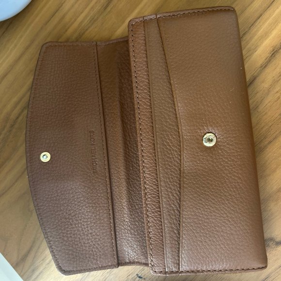 Michael Kors Wallet - Picture 5 of 6
